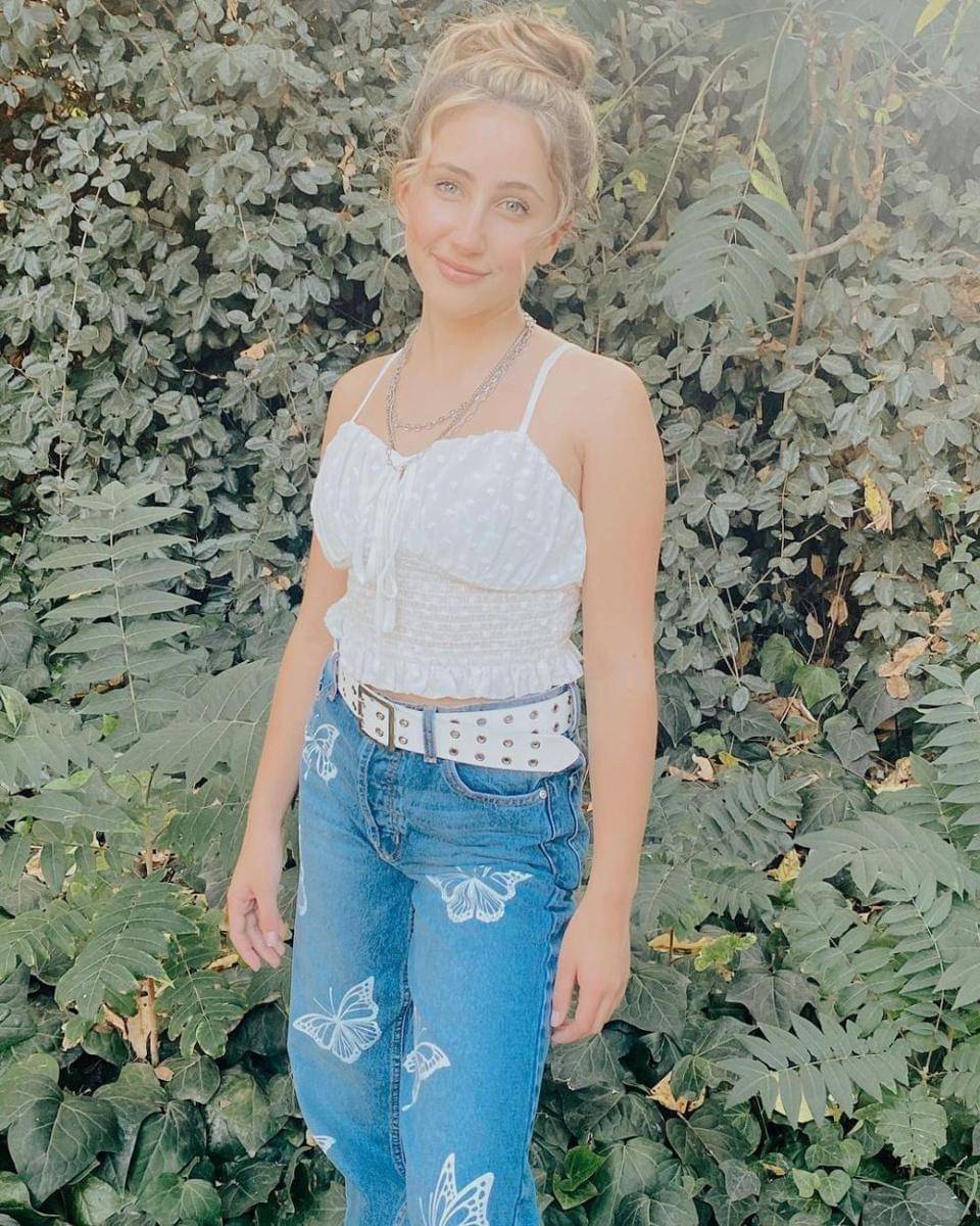 instagram.com/avakolker