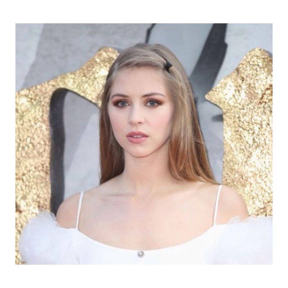 instagram.com/hermionecorfield