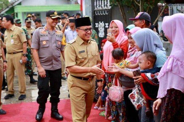 Azwar Anas saat masih duduk di kursi Bupati Banyuwangi. (Dok. Banyuwangi)