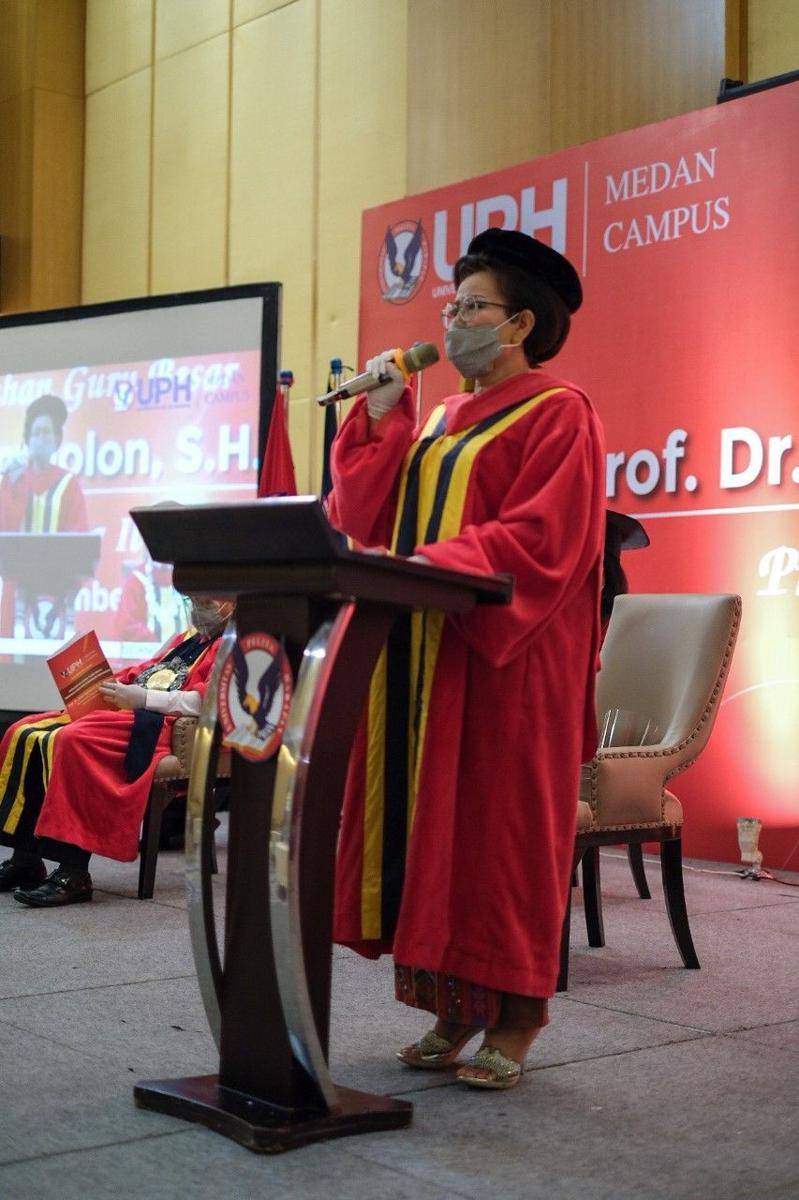Kemendikbud Dikti Kukuhkan Guru Besar Pertama di Kampus UPH Medan (Dok. IDN Times)