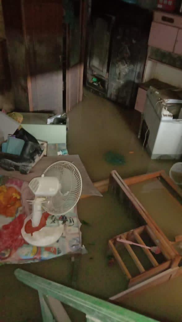 Kisah Korban Banjir, Bertahan Gelap Gulita di Rumah Selama Dua Hari