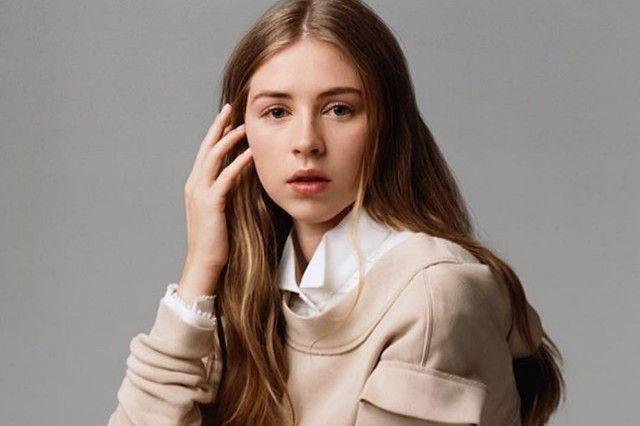 10 Potret Hermione Corfield, Bintang Utama di Film 'Rust Creek'