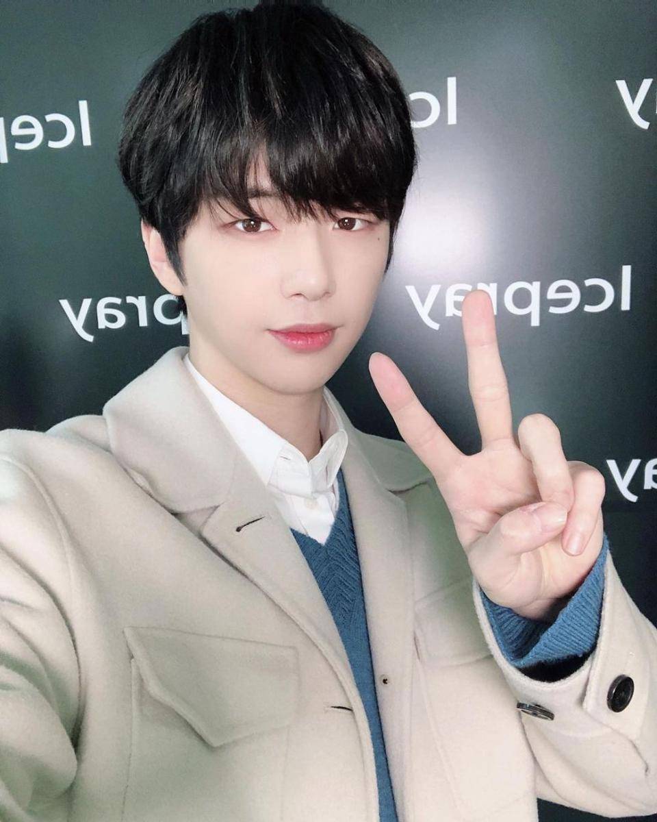 instagram.com/konnect_kangdaniel