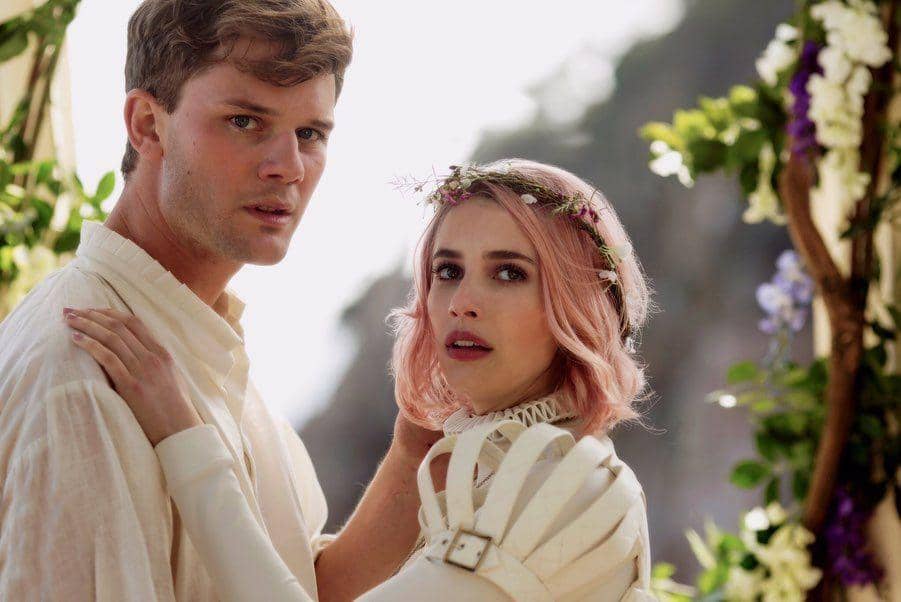10 Potret Jeremy Irvine, Pujaan Hati Emma Roberts di 'Paradise Hills'