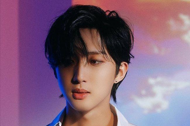 10 Potret Perjalanan Karier Hui Pentagon yang Sedang Jalani Wamil