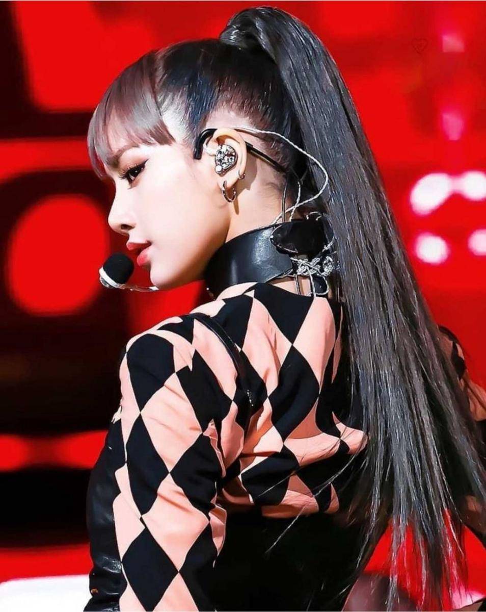 Instagram.com/lalalalisa_ma