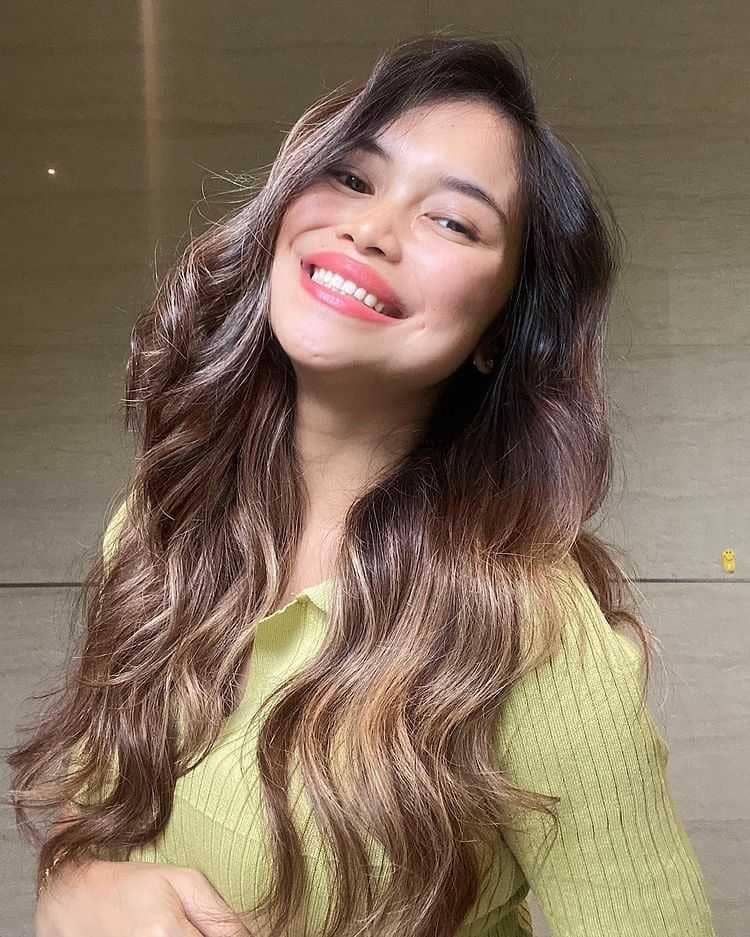 instagram.com/elisaanovia