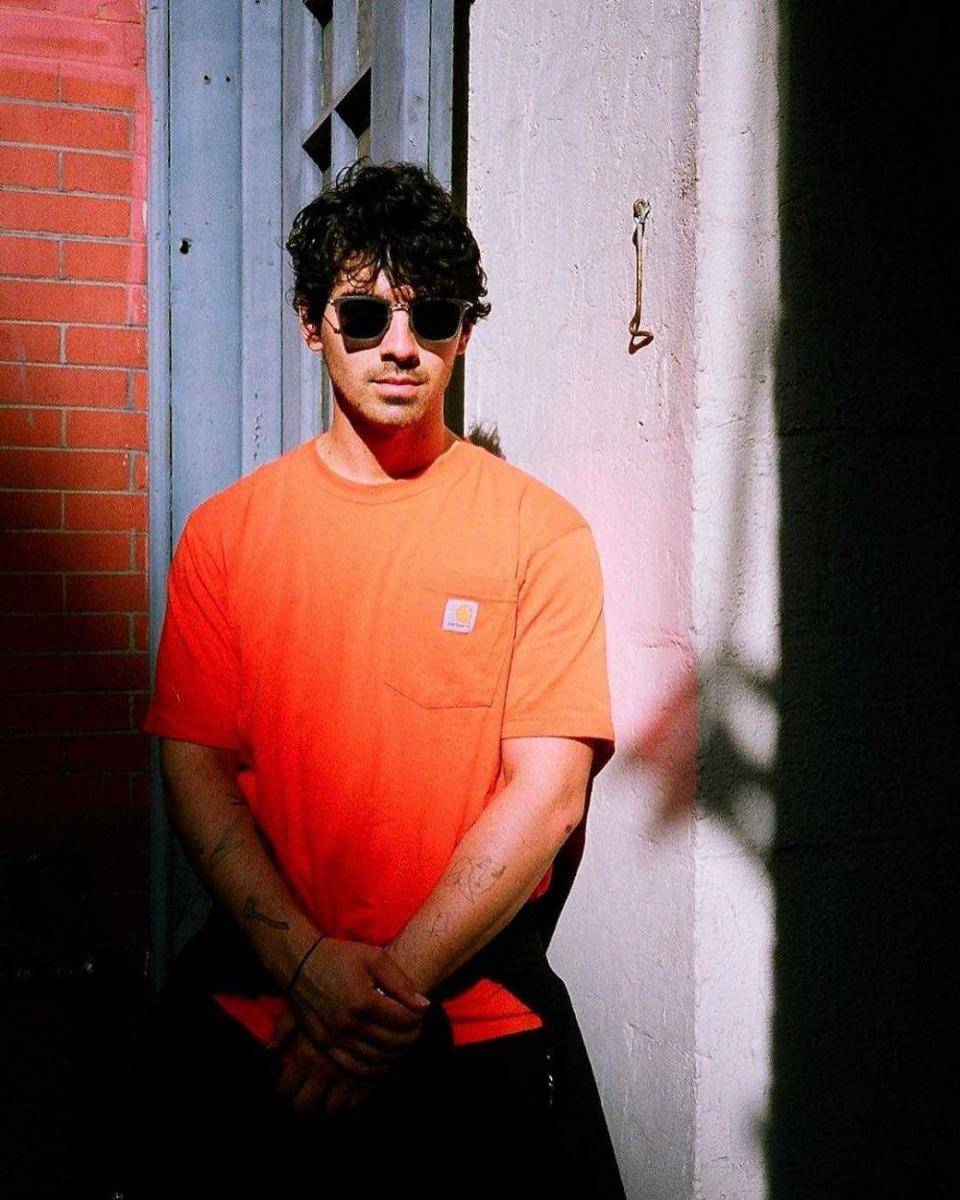 instagram.com/joejonas