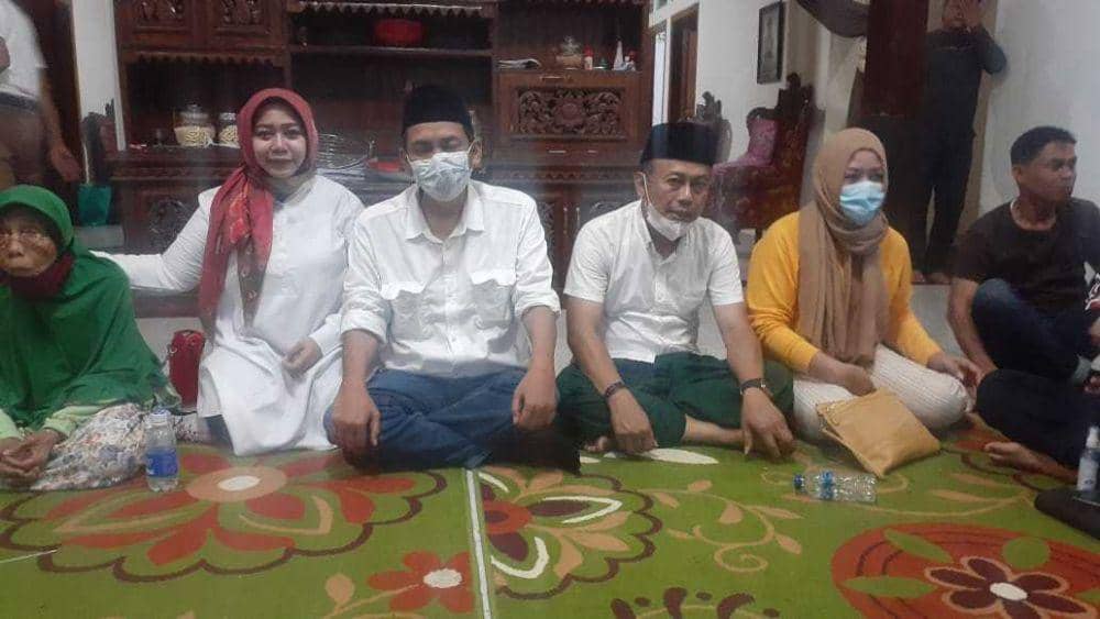 Calon bupati Sugiri Sancoko (tengah). Dok. IDN Times/Ist