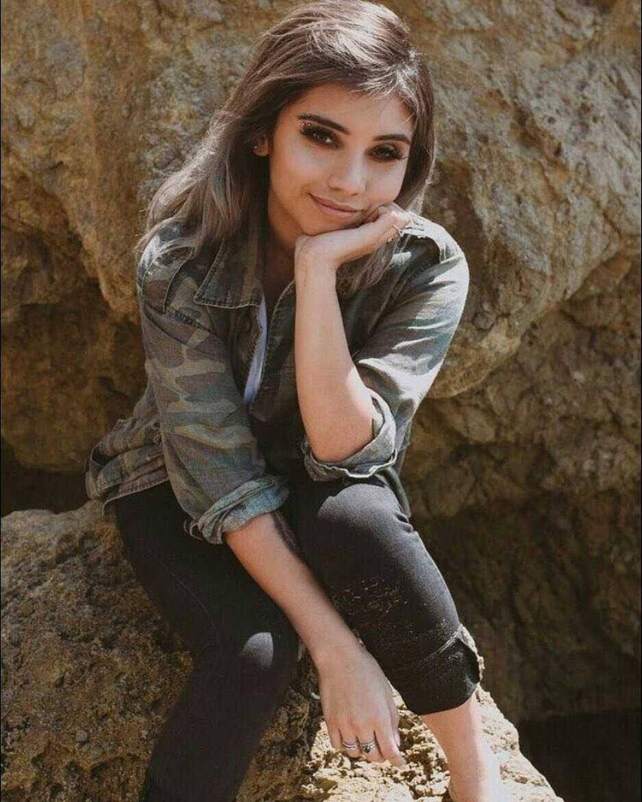 instagram.com/kirstin