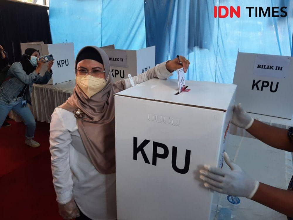 Mencoblos, Nur Azizah Diteriaki Warga Ingatkan Janji Kampanye