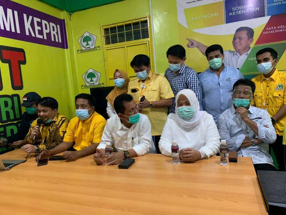 Tim Pemenangan Paslon Ansar-Marlin Saat Konferensi Pers Kemenangan. (IDN Times/Istimewa)
