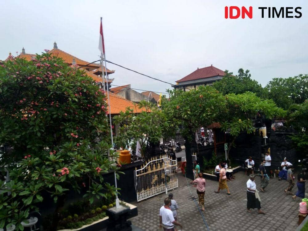 Suasana pencoblosan di Desa/Kelurahan Pemecutan Kaja, Denpasar pada Rabu (9/12/2020). (IDNTimes/Ni Ketut Sudiani)