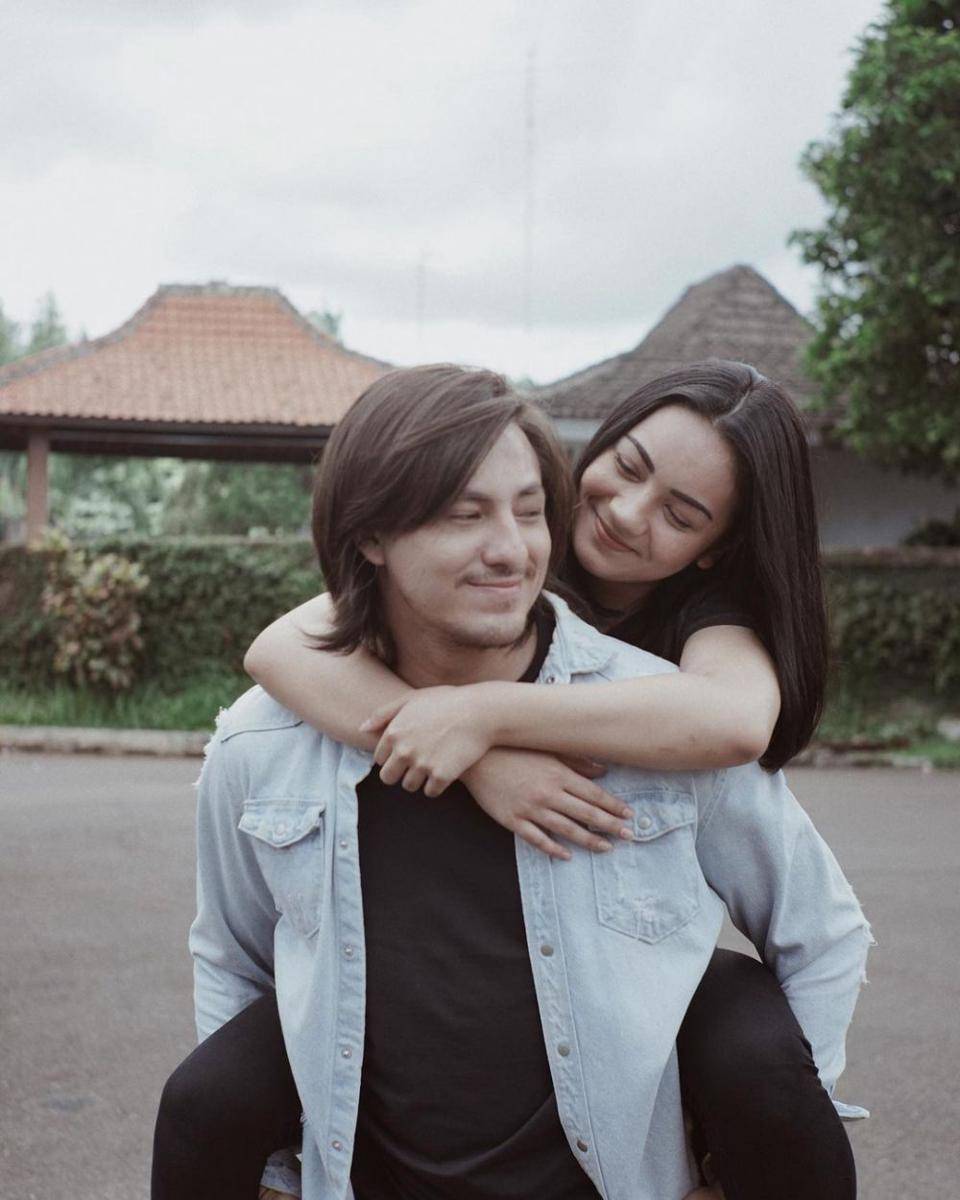 instagram.com/ersyaurel