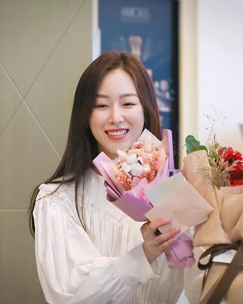 instagram.com/seohyunjin27