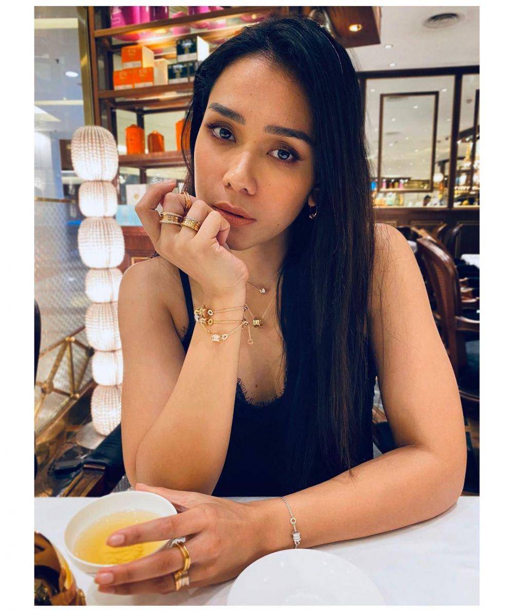 Instagram.com/adiniawrst