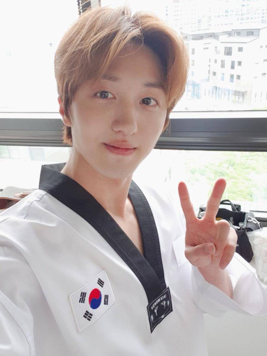 twitter.com/SF9official