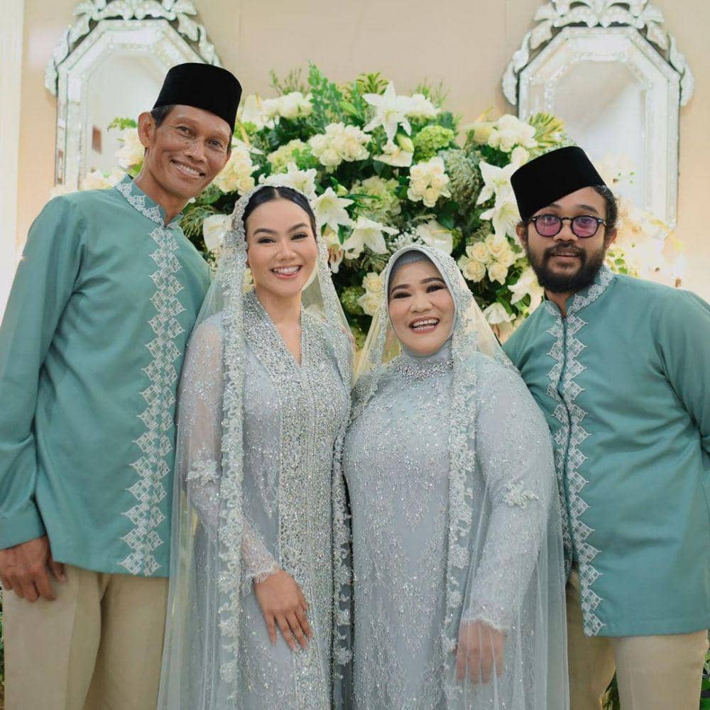 Instagram.com/yurayunita