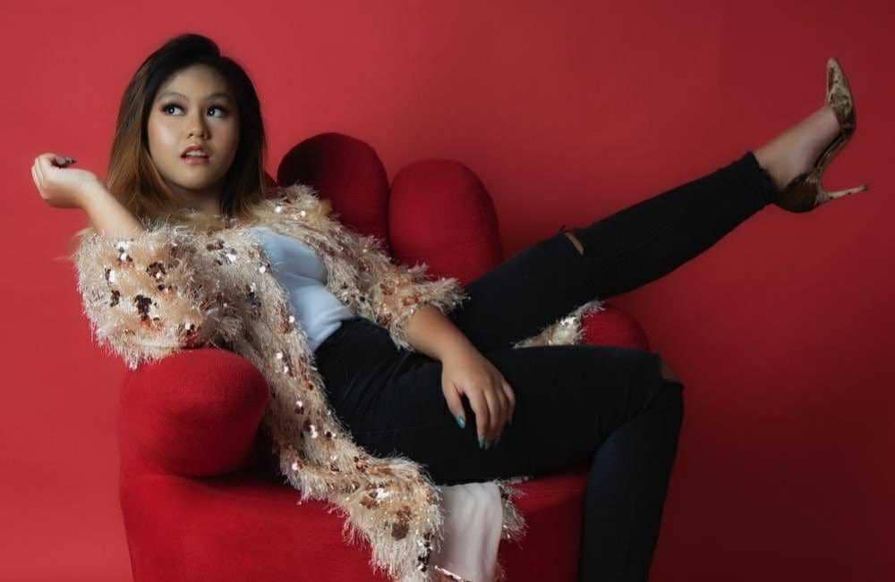 Lulus SMA, 9 Potret Nayla Putri Eko Patrio yang Punya Suara Merdu