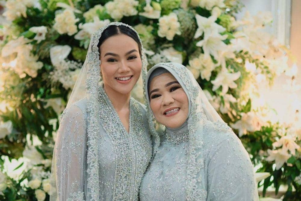 Segera Menikah, 9 Potret Menawan Yura Yunita Saat Proses Pengajian