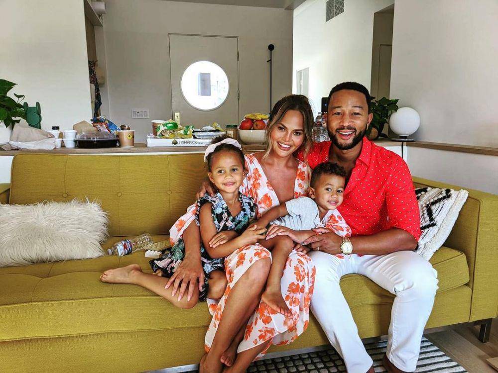 Instagram.com/chrissyteigen
