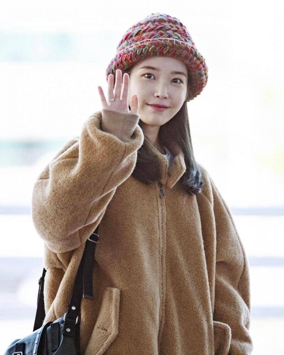 Instagram.com/iu_leejieun516 |moonlight, strawberry man, 물론재영