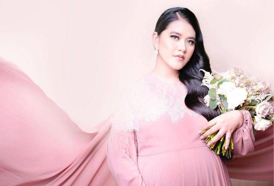 Calon Ibu Pejabat, 9 Potret Anggun Kahiyang Ayu yang Kian Memesona