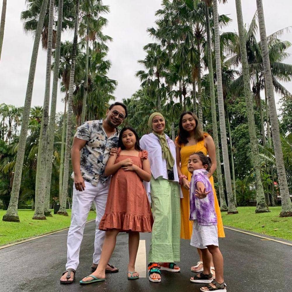 instagram.com/meisya__siregar