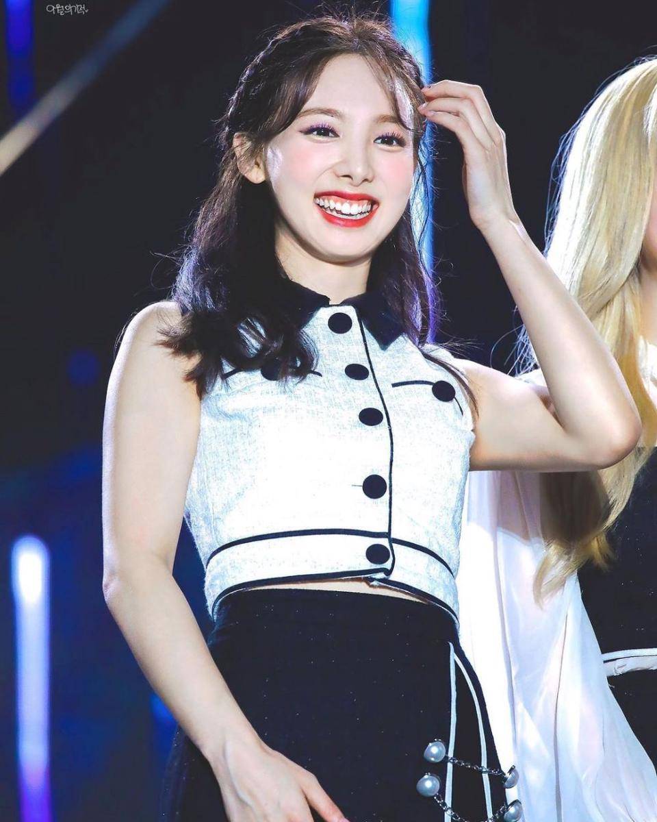 instagram.com/nayeon.site