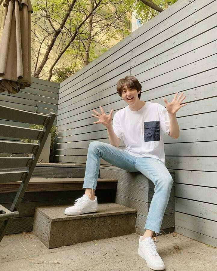 instagram.com/ hyunwoo0118