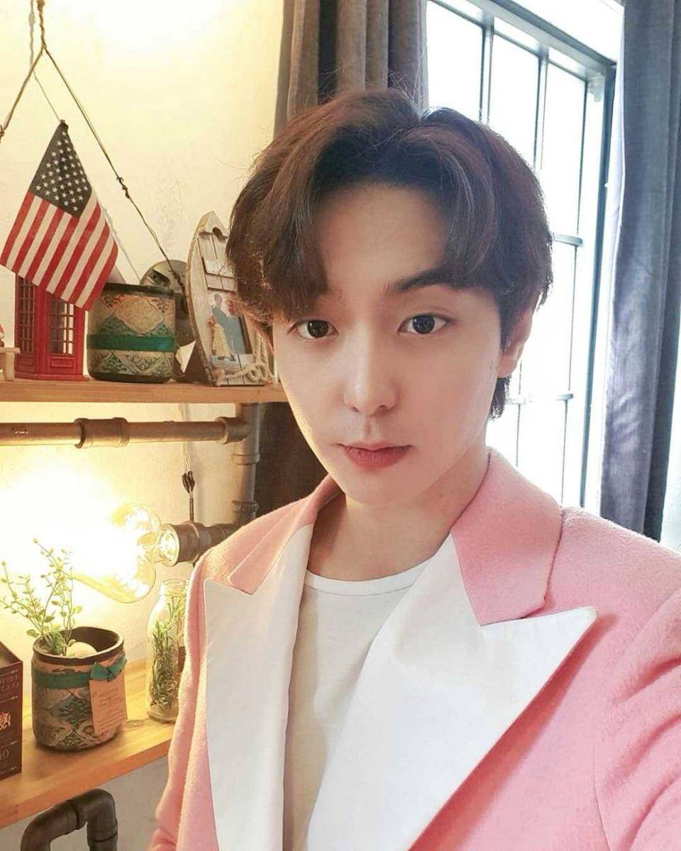 instagram.com/ hyunwoo0118