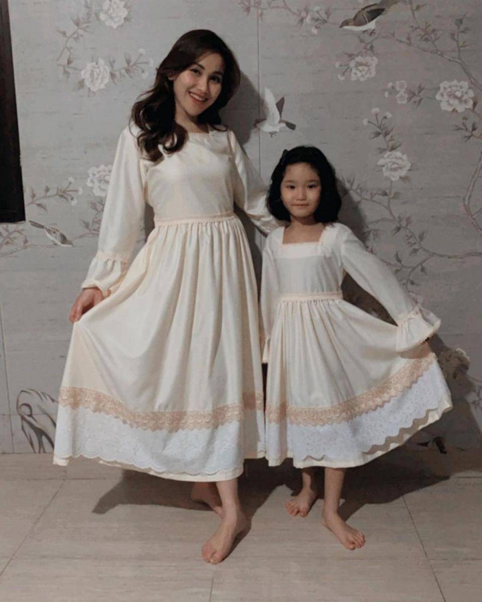 instagram.com/ayutingting92