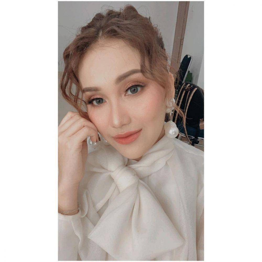 celinevsayu 2 instagram.com/ayutingting92
