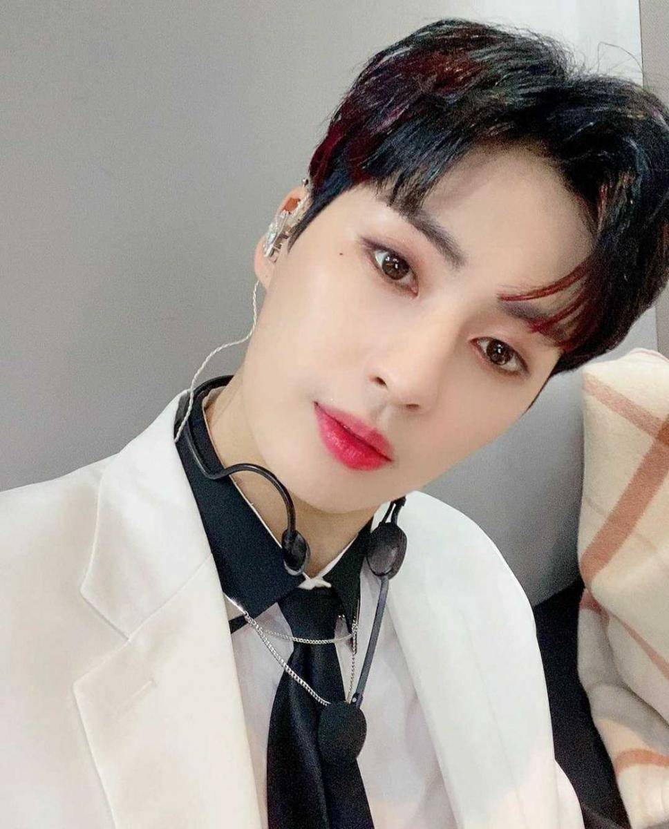 Instagram.com/u10t_official