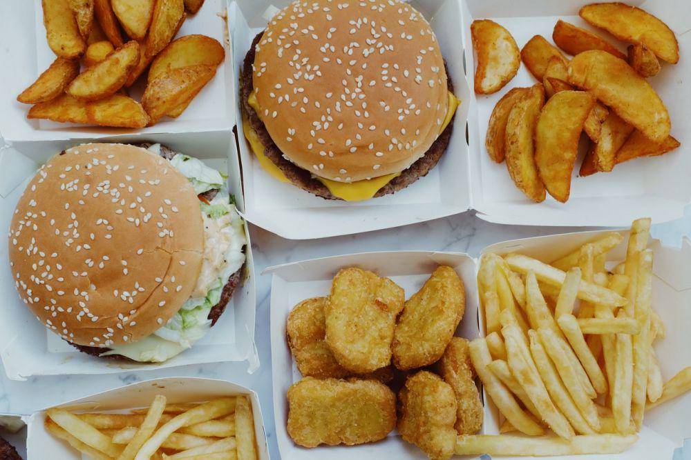 Ada beberapa jenis makanan yang bisa memicu penuaan dini. pexels.com/ready made