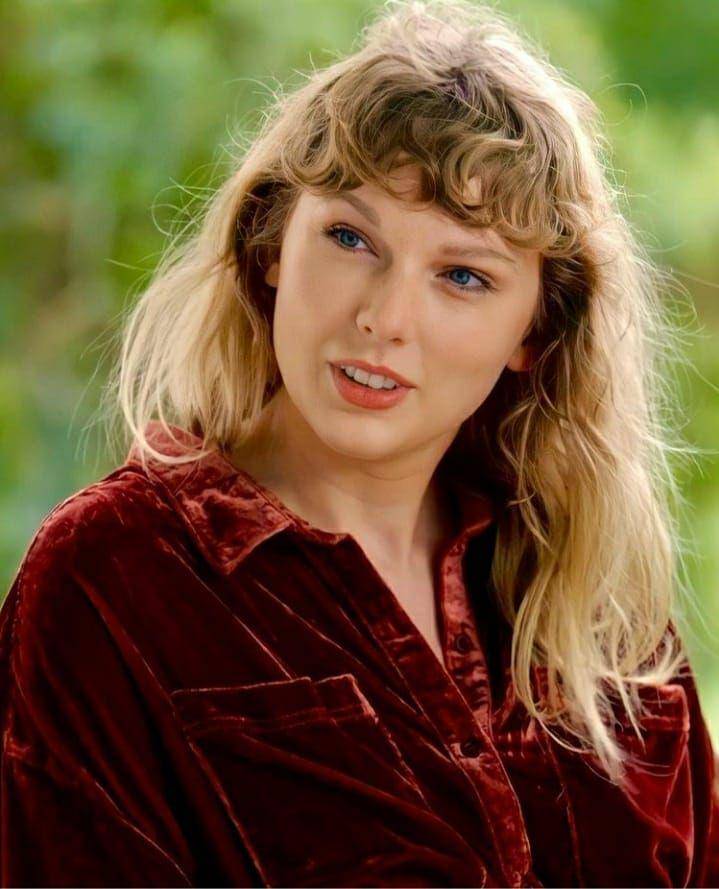 instagram.com/adoringtayswift