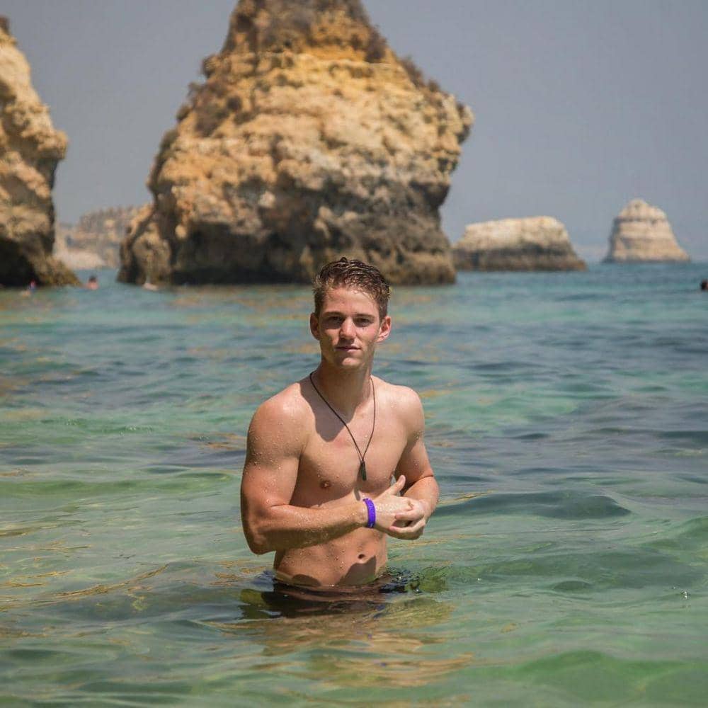 instagram.com/nicogreetham/