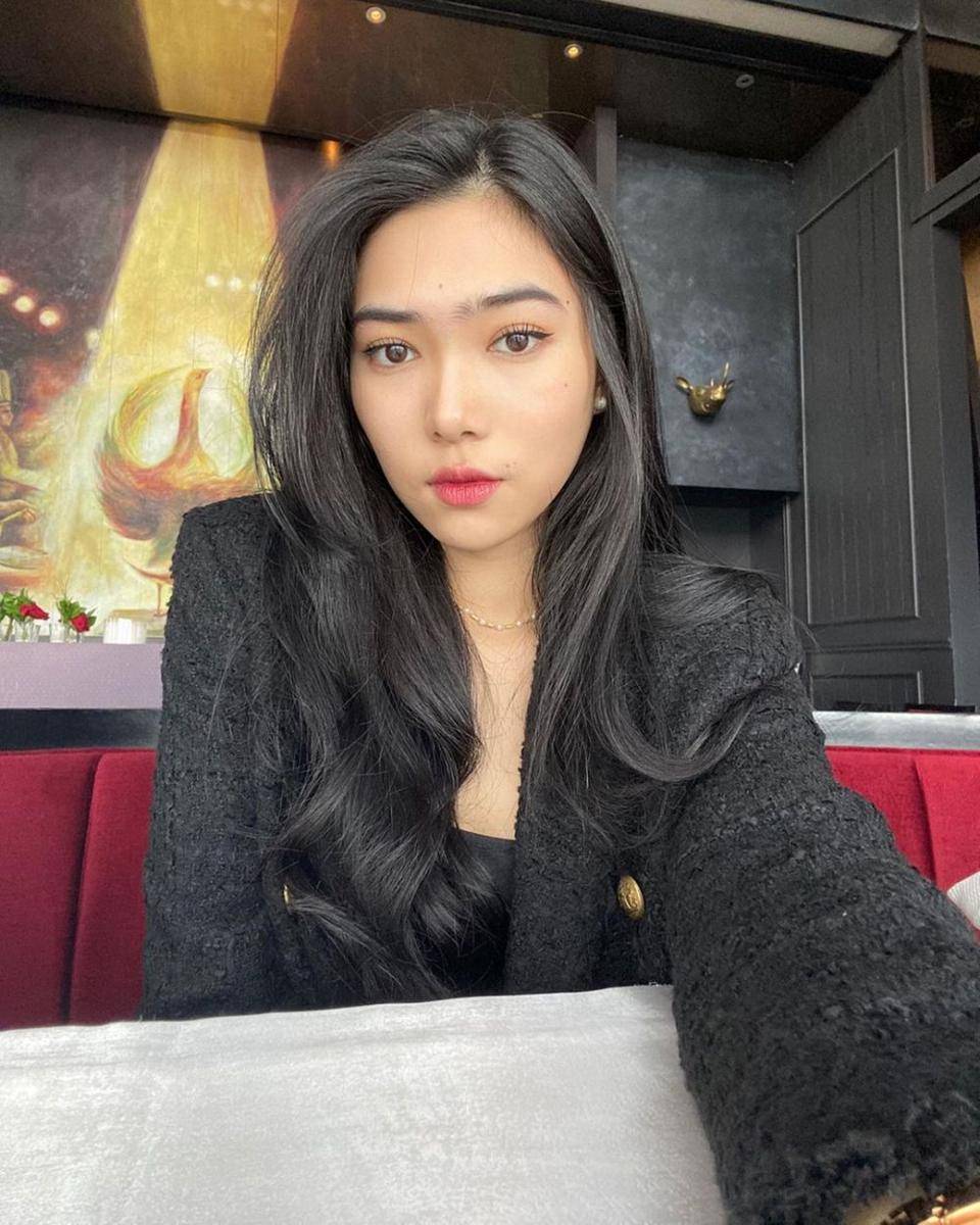 instagram.com/isyanasarasvati