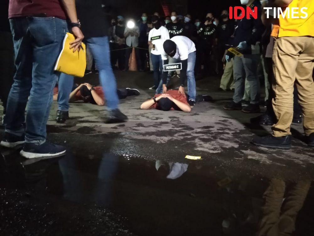 [FOTO] Rekonstruksi Kasus Bentrok  Anggota Laskar FPI dengan Polisi
