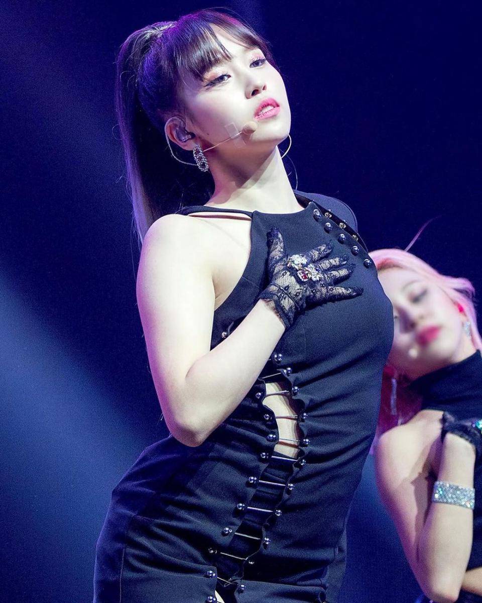 instagram.com/twicexmina