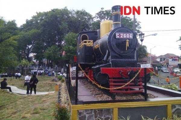 Monumen lokomotif di Kota Madiun. IDN Times/Nofika