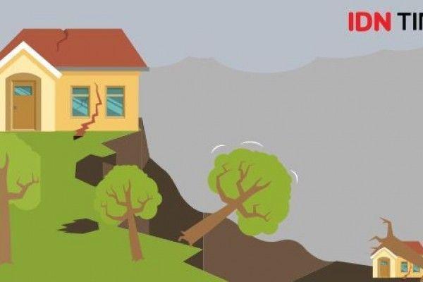 Longsor Menimpa 10 Rumah di Trenggalek, 6 Orang Hilang