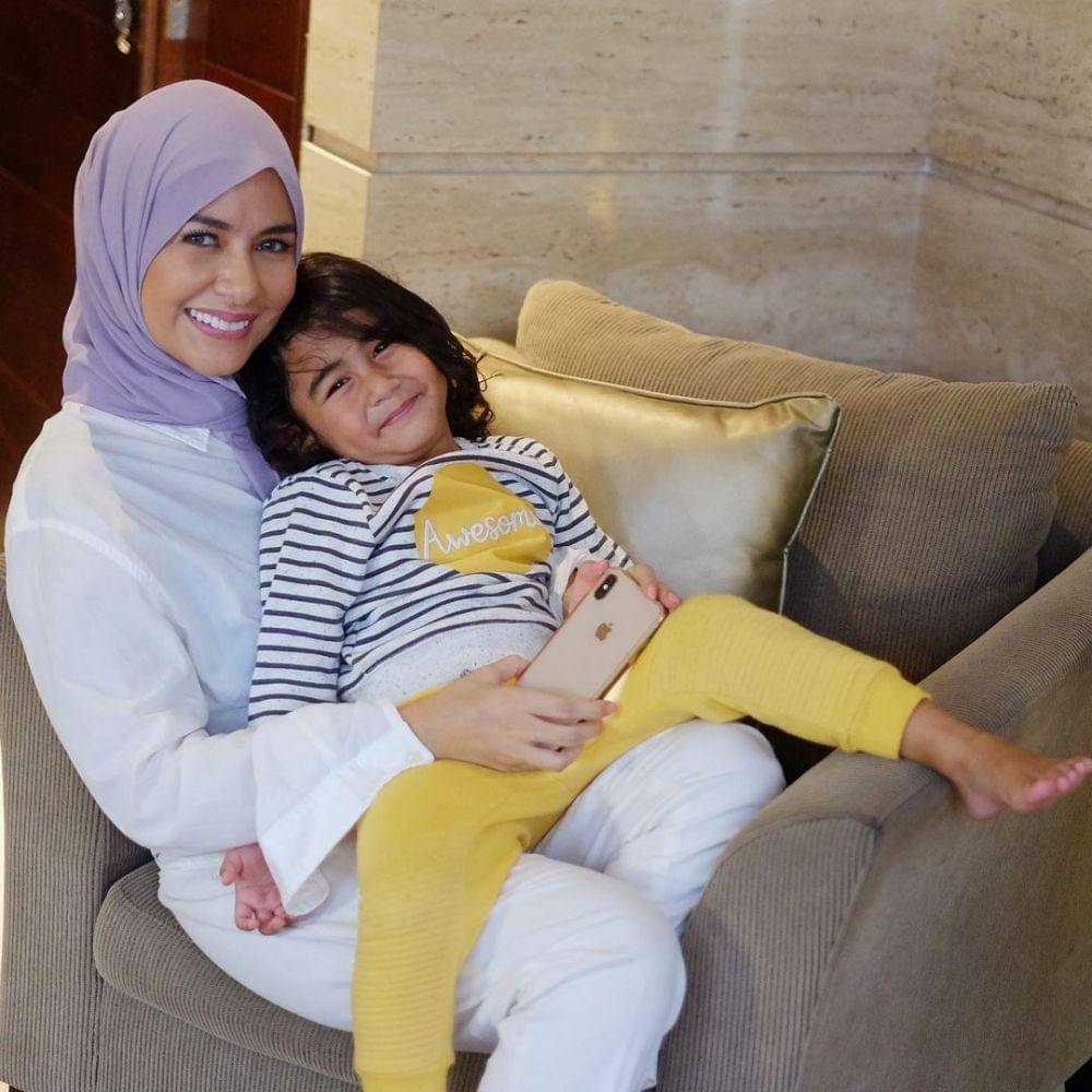 instagram.com/meisya__siregar