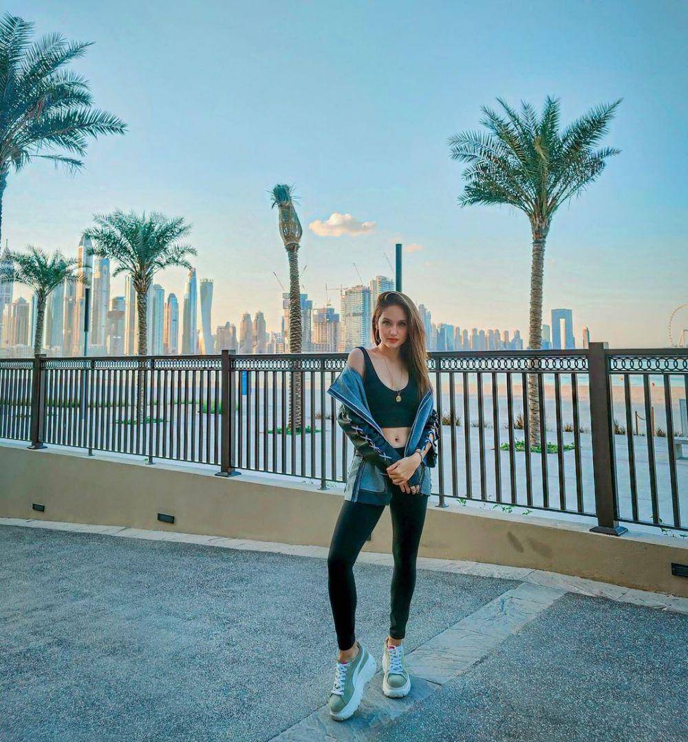 instagram.com/claurakiehl