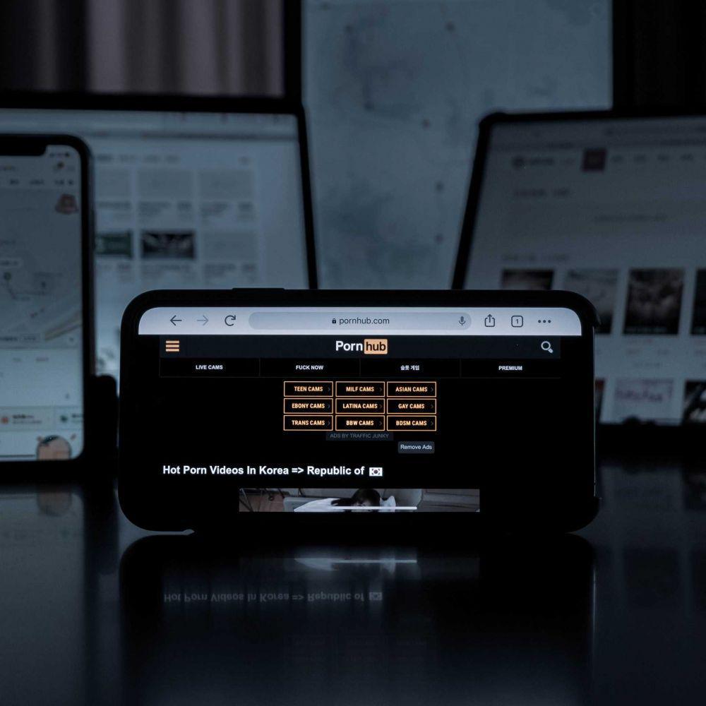 Pornhub Hapus 9 Juta Video yang Tidak Diverifikasi