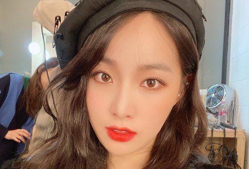 9 Potret Selfie Saebom NATURE yang Selalu Tampil Menawan, Flawless!
