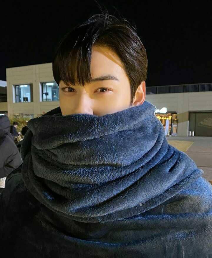 instagram.com/eunwo.o_c