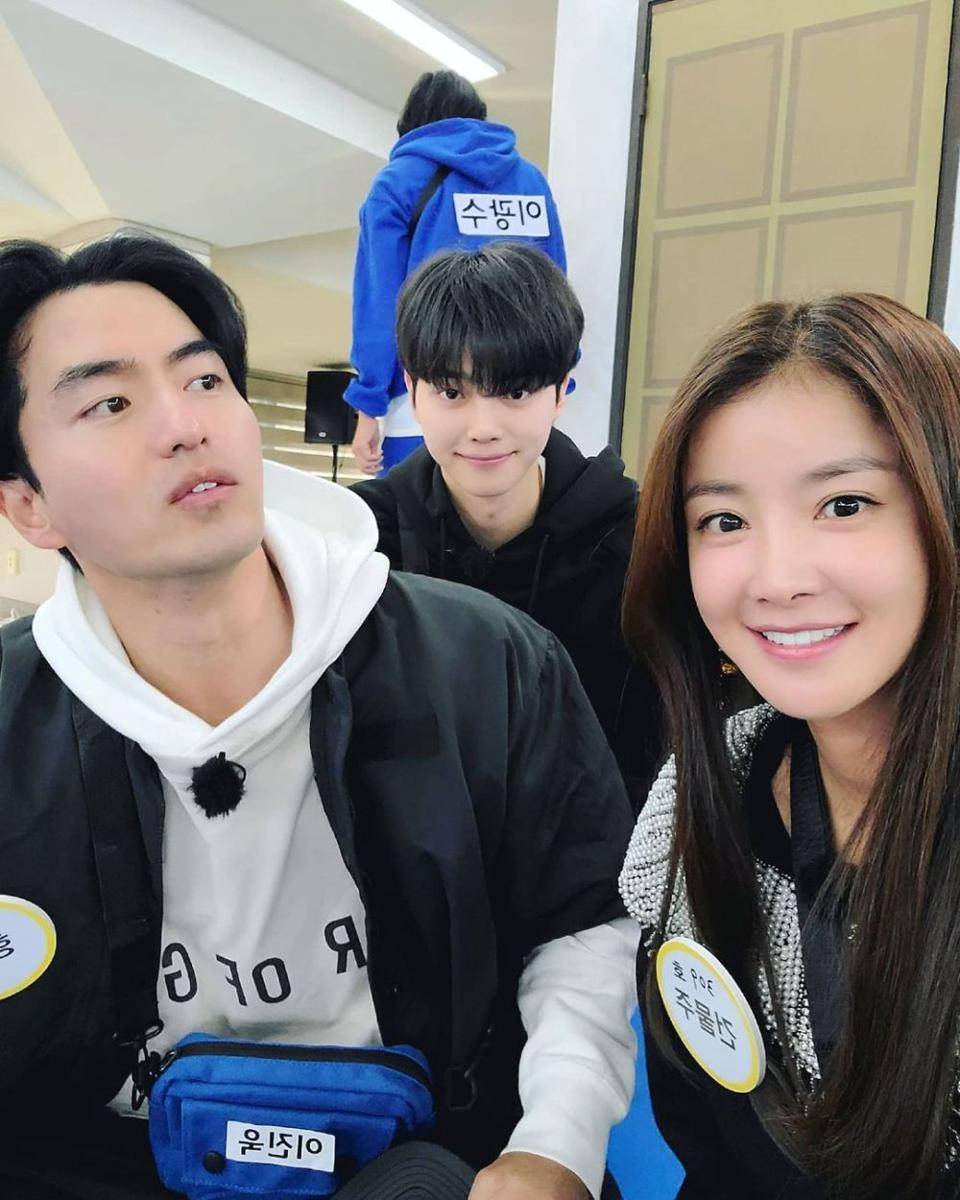 instagram.com/leesiyoung38