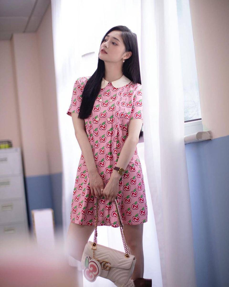 www.instagram.com/zhou_jieqiong1216