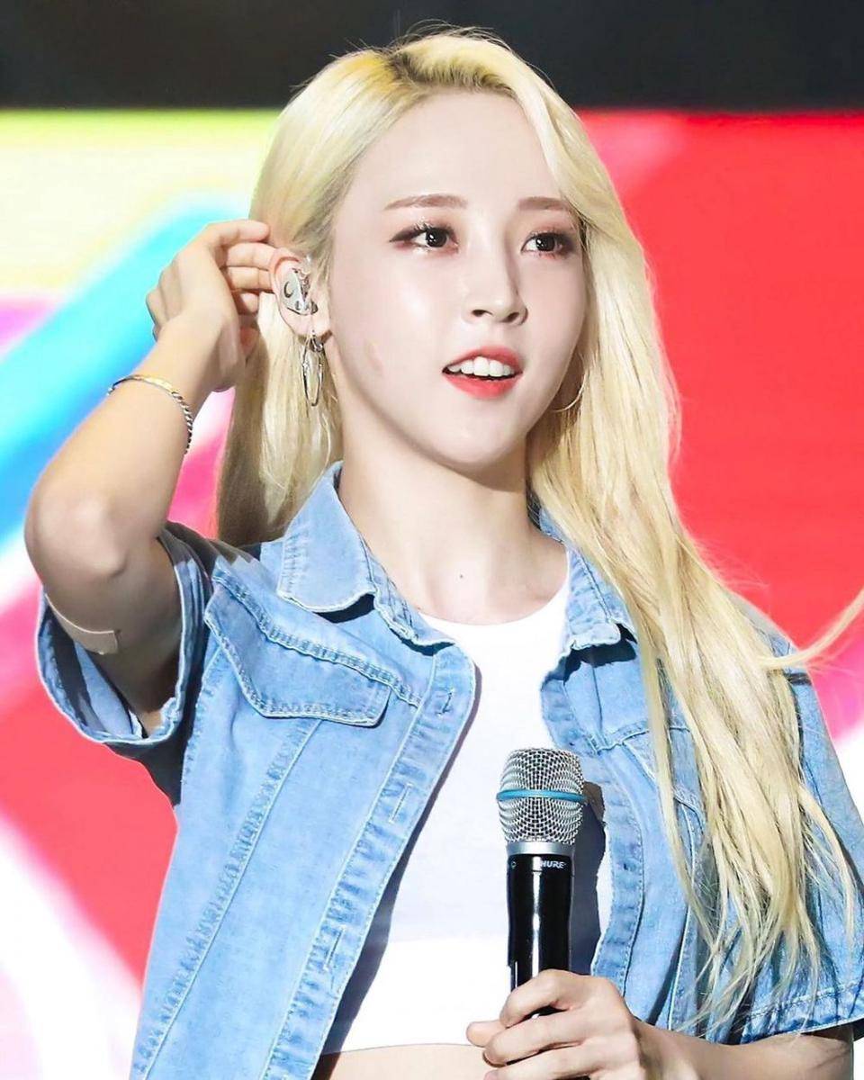 instagram.com/moonbyul.goddess